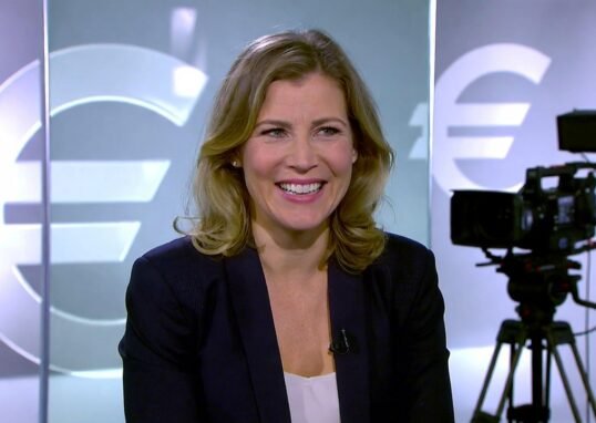 katja burkard gehalt